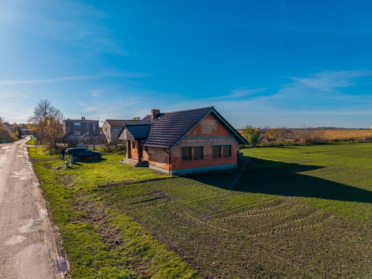 Dom 4 pokojowe na Sprzedaż