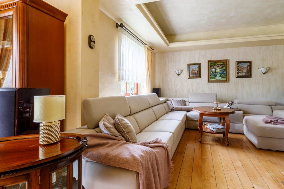 Dom 6 pokojowe na Sprzedaż