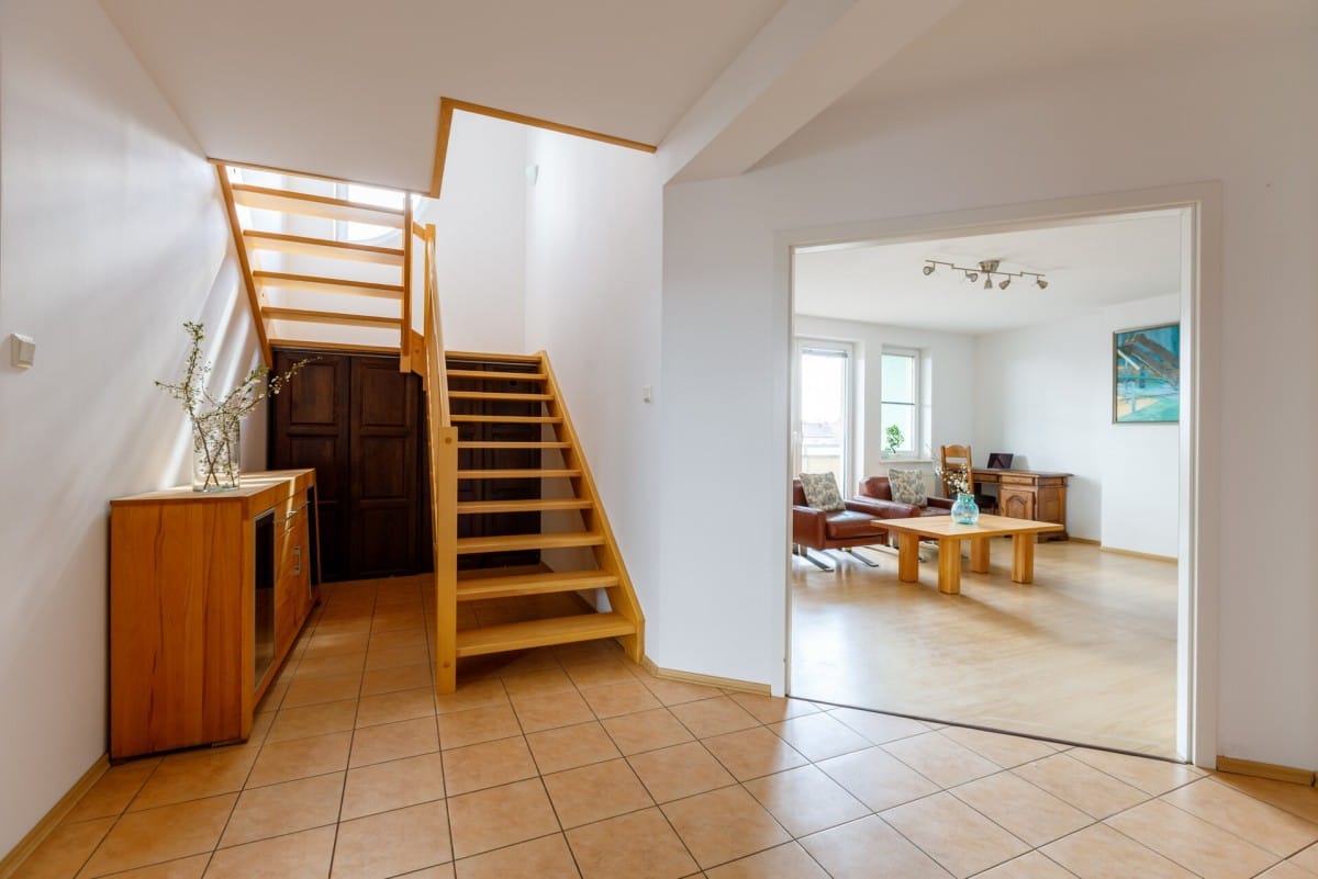 Mieszkanie 6 pokojowe na Sprzedaż