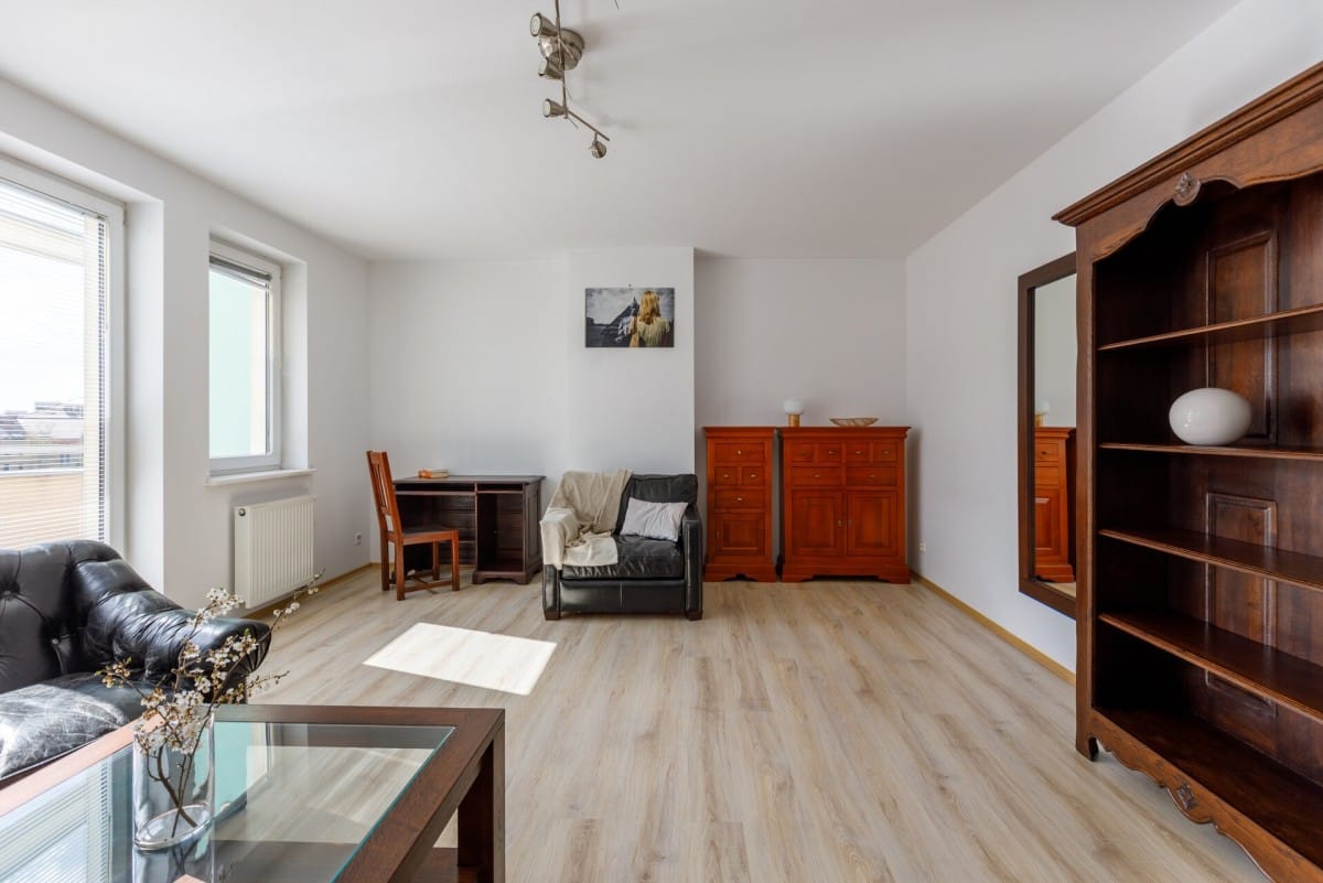 Mieszkanie 6 pokojowe na Sprzedaż