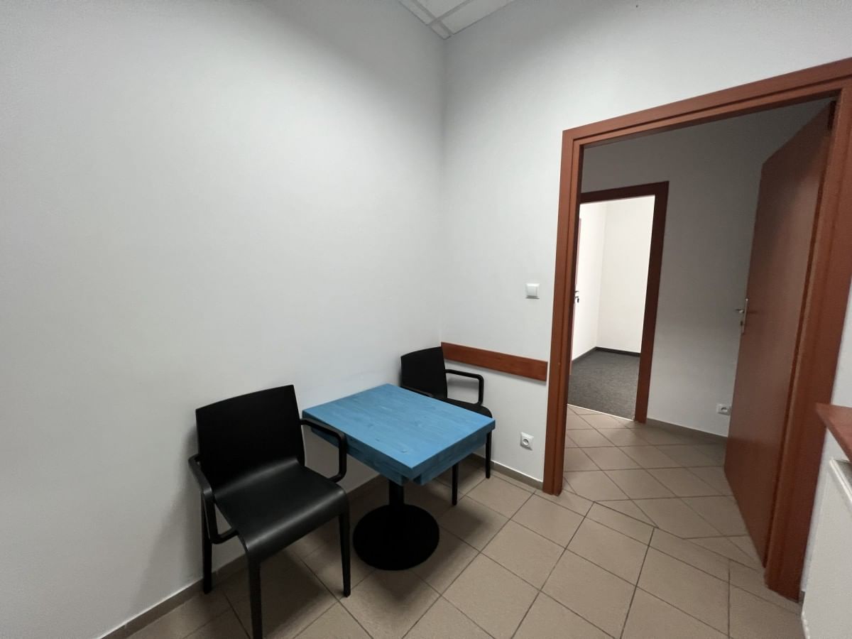Lokal użytkowy  pokojowe na Sprzedaż