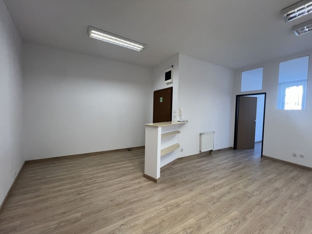 Lokal użytkowy  pokojowe na Sprzedaż