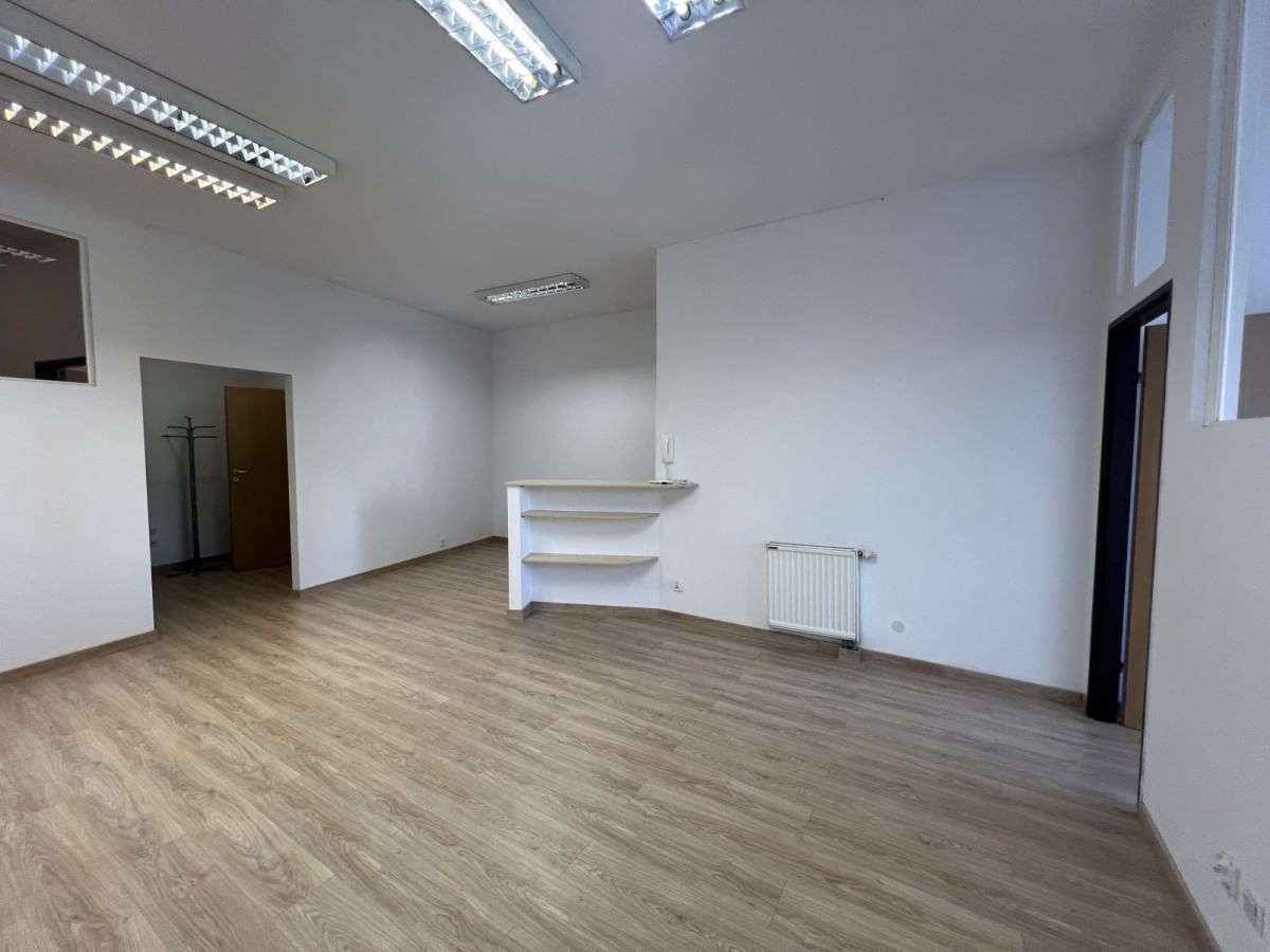 Lokal użytkowy  pokojowe na Sprzedaż