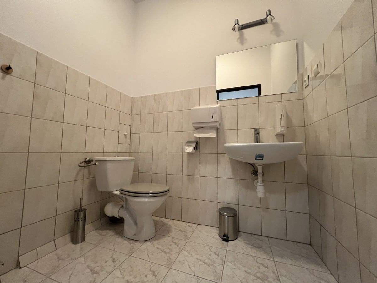 Lokal użytkowy  pokojowe na Sprzedaż