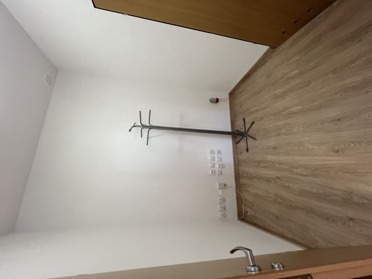 Lokal użytkowy  pokojowe na Sprzedaż