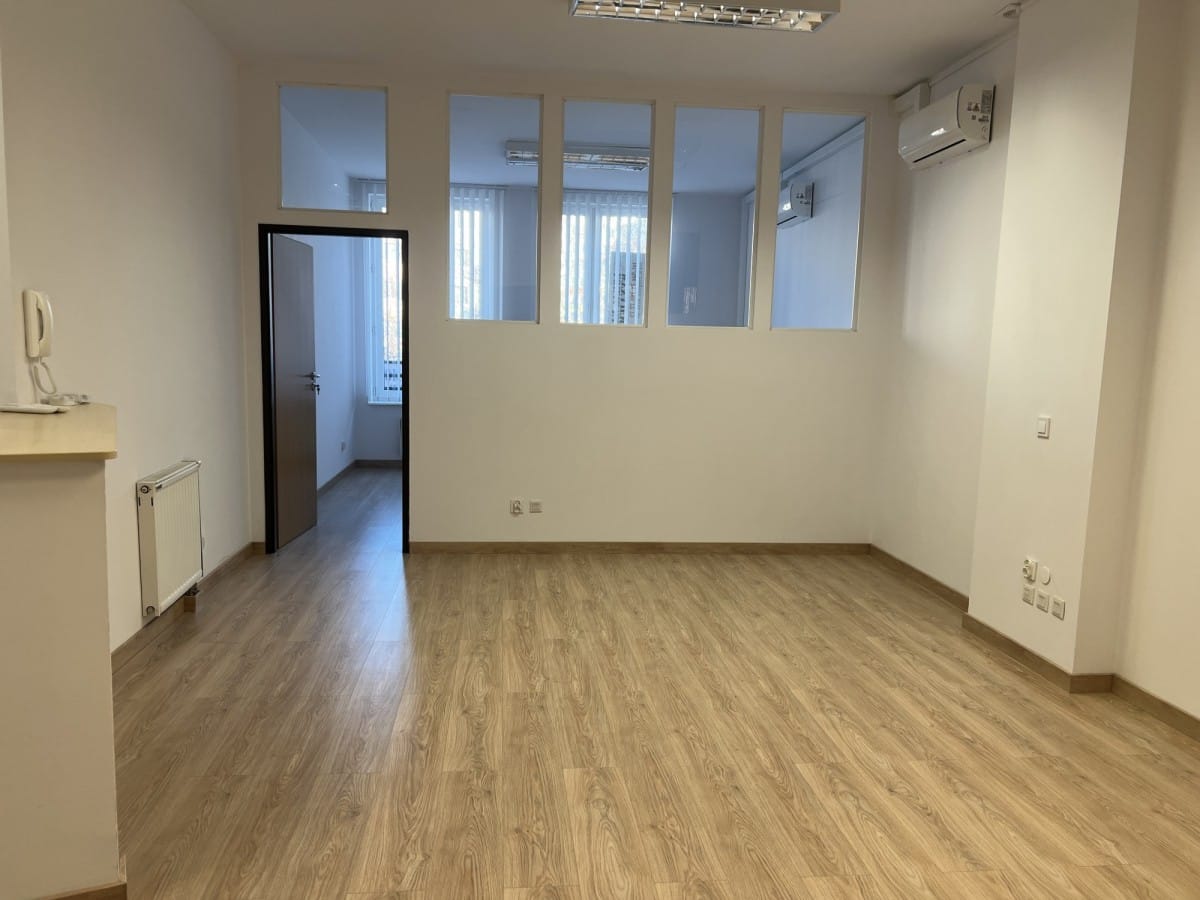 Lokal użytkowy  pokojowe na Sprzedaż