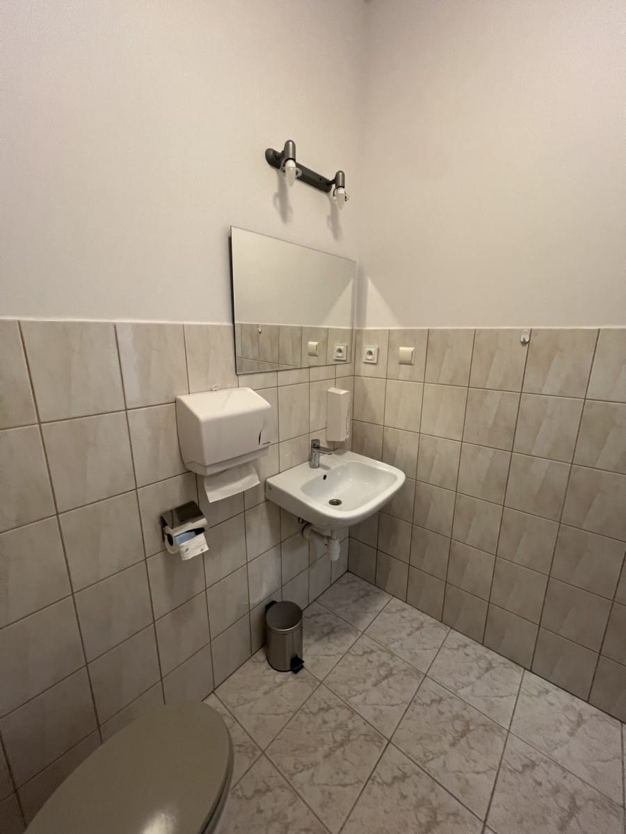 Lokal użytkowy  pokojowe na Sprzedaż