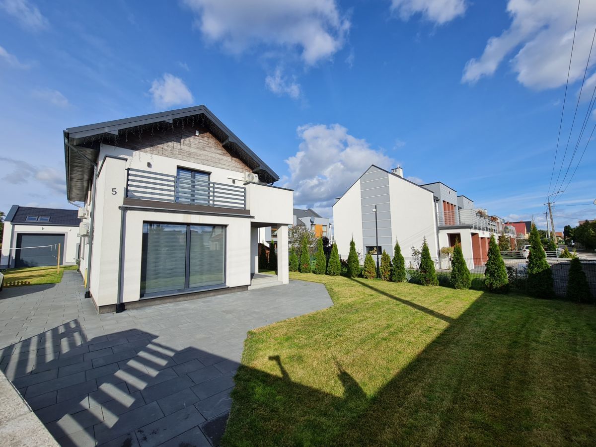 Dom 7 pokojowe na Sprzedaż