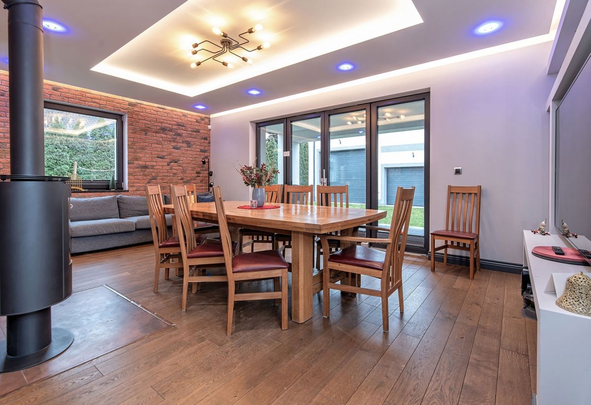 Dom 7 pokojowe na Sprzedaż