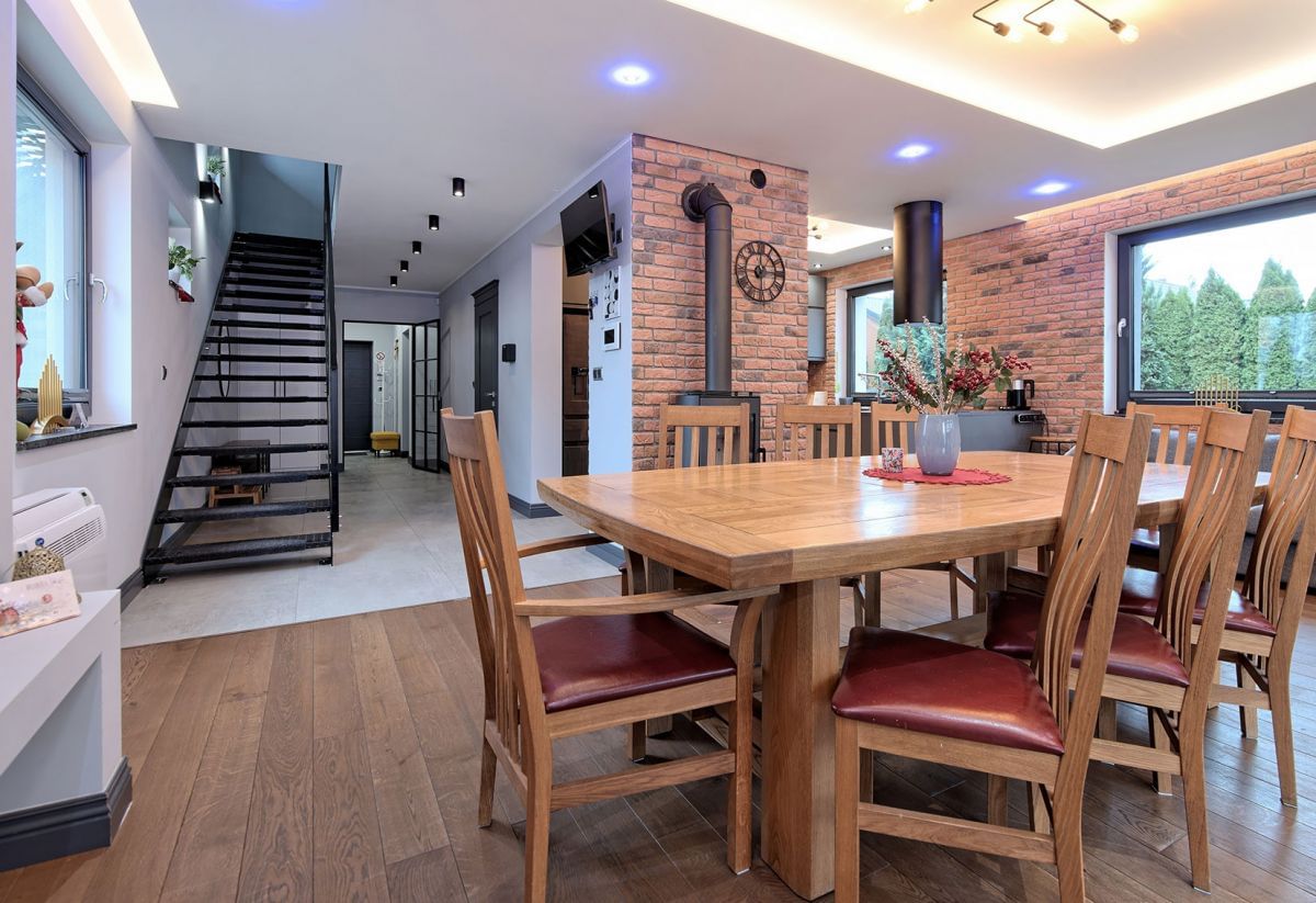 Dom 7 pokojowe na Sprzedaż