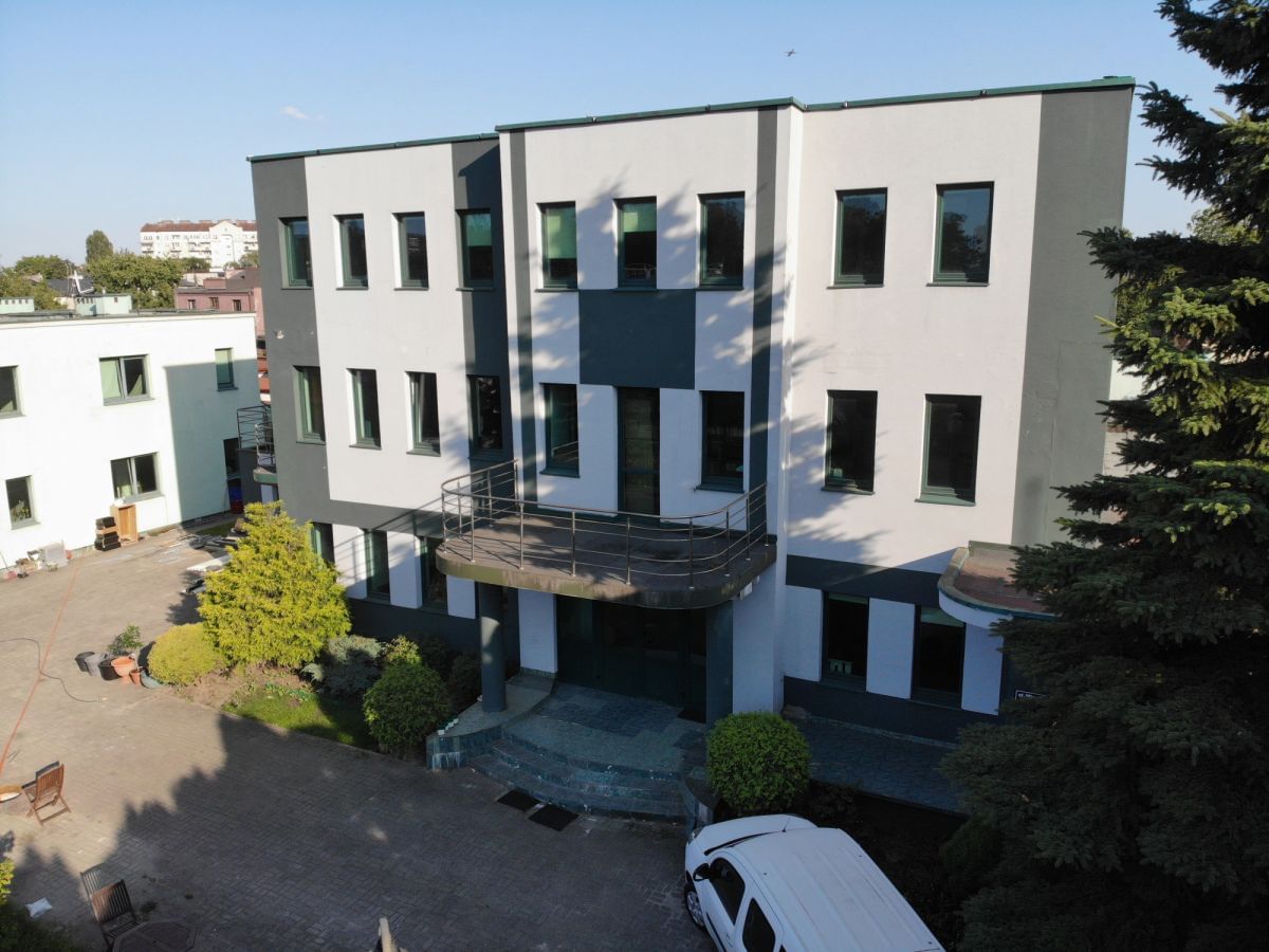 Lokal użytkowy  pokojowe na Sprzedaż