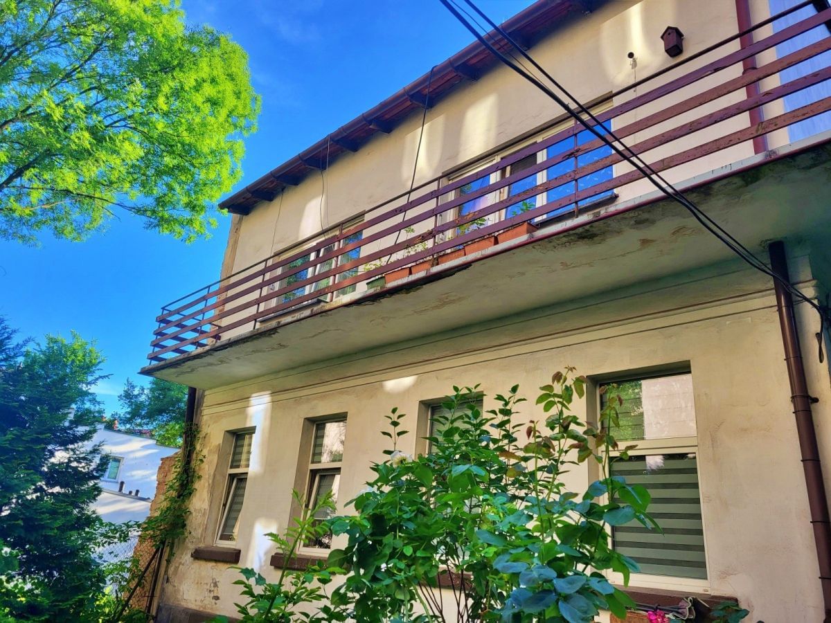 Dom 9 pokojowe na Sprzedaż