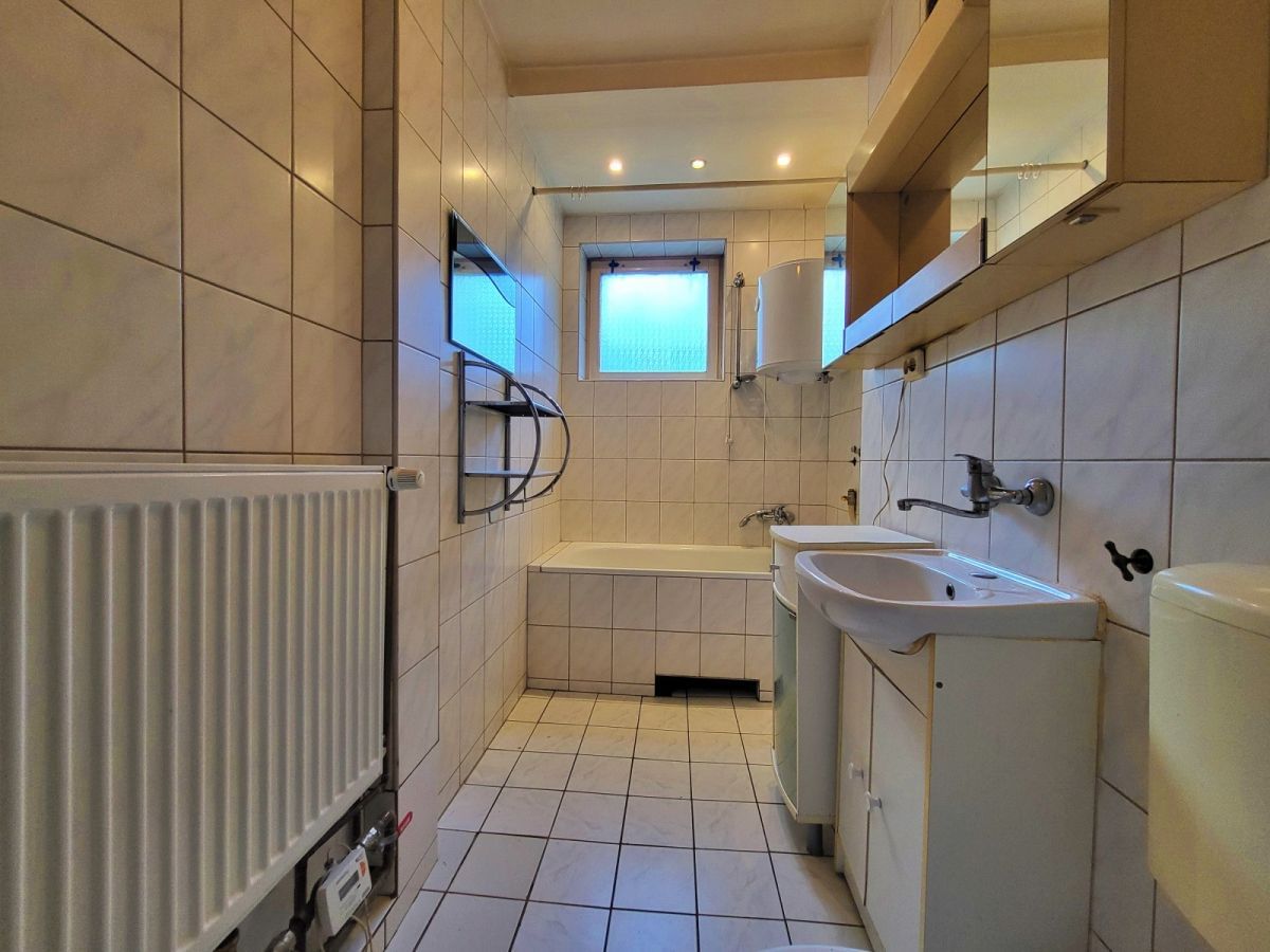 Dom 9 pokojowe na Sprzedaż