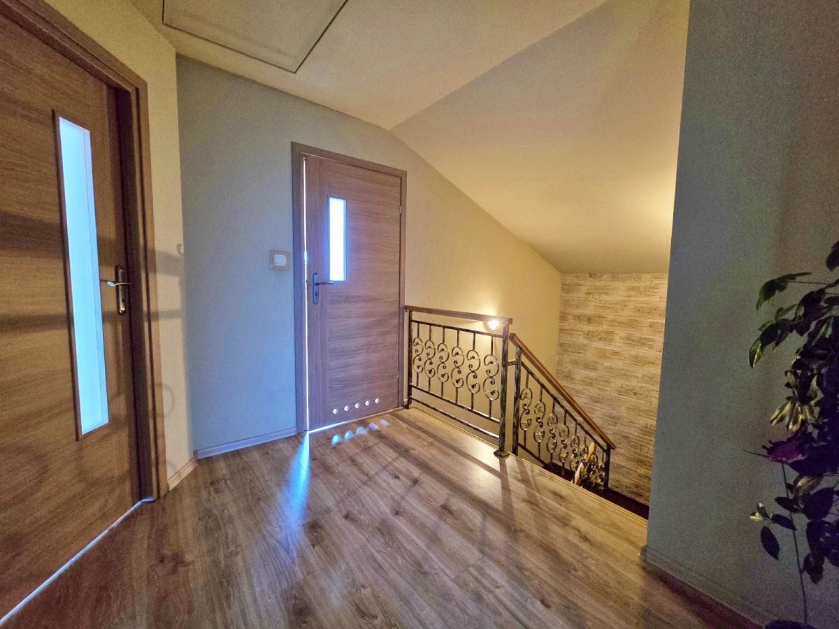 Dom 5 pokojowe na Sprzedaż