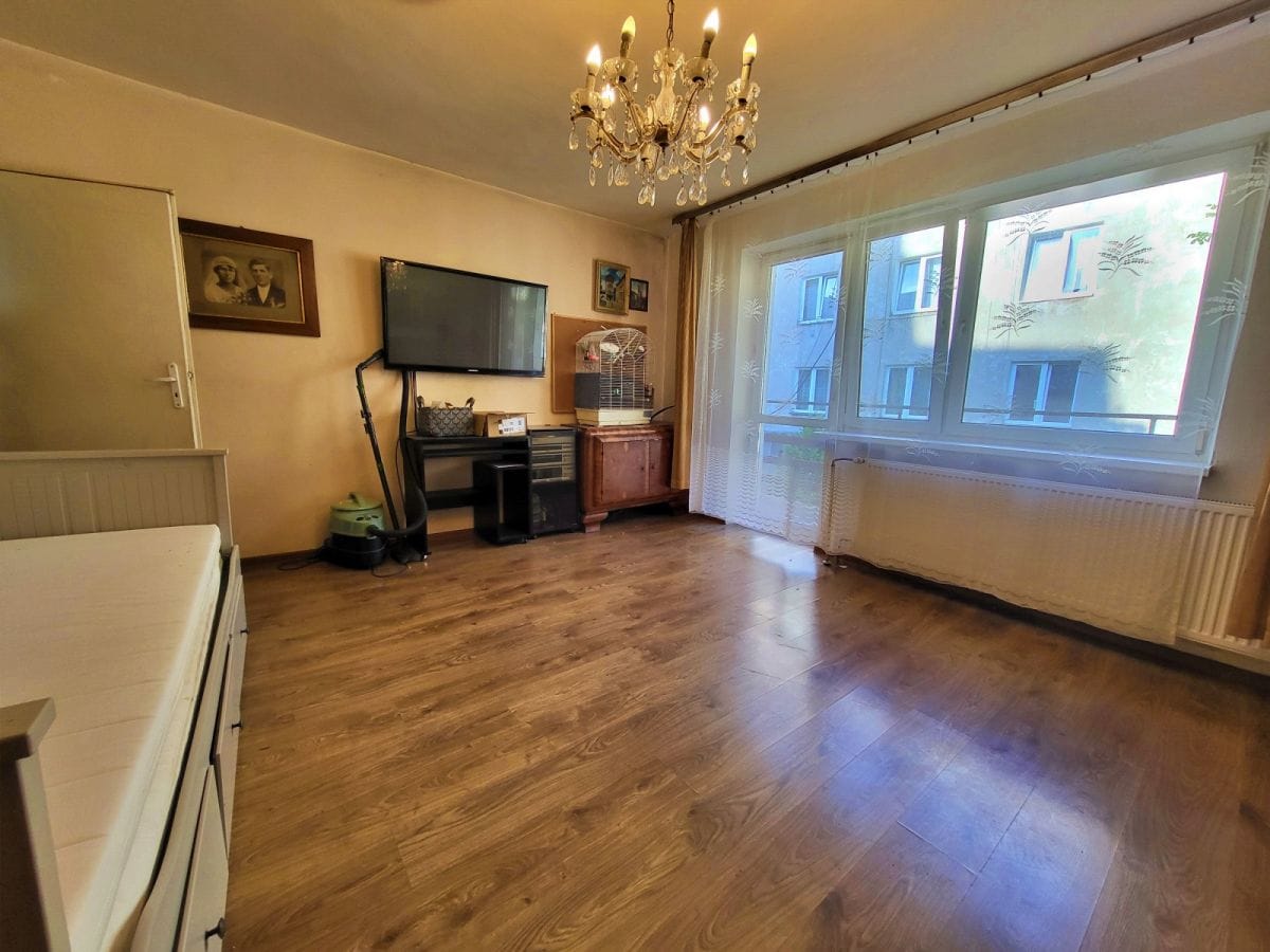 Dom 9 pokojowe na Sprzedaż