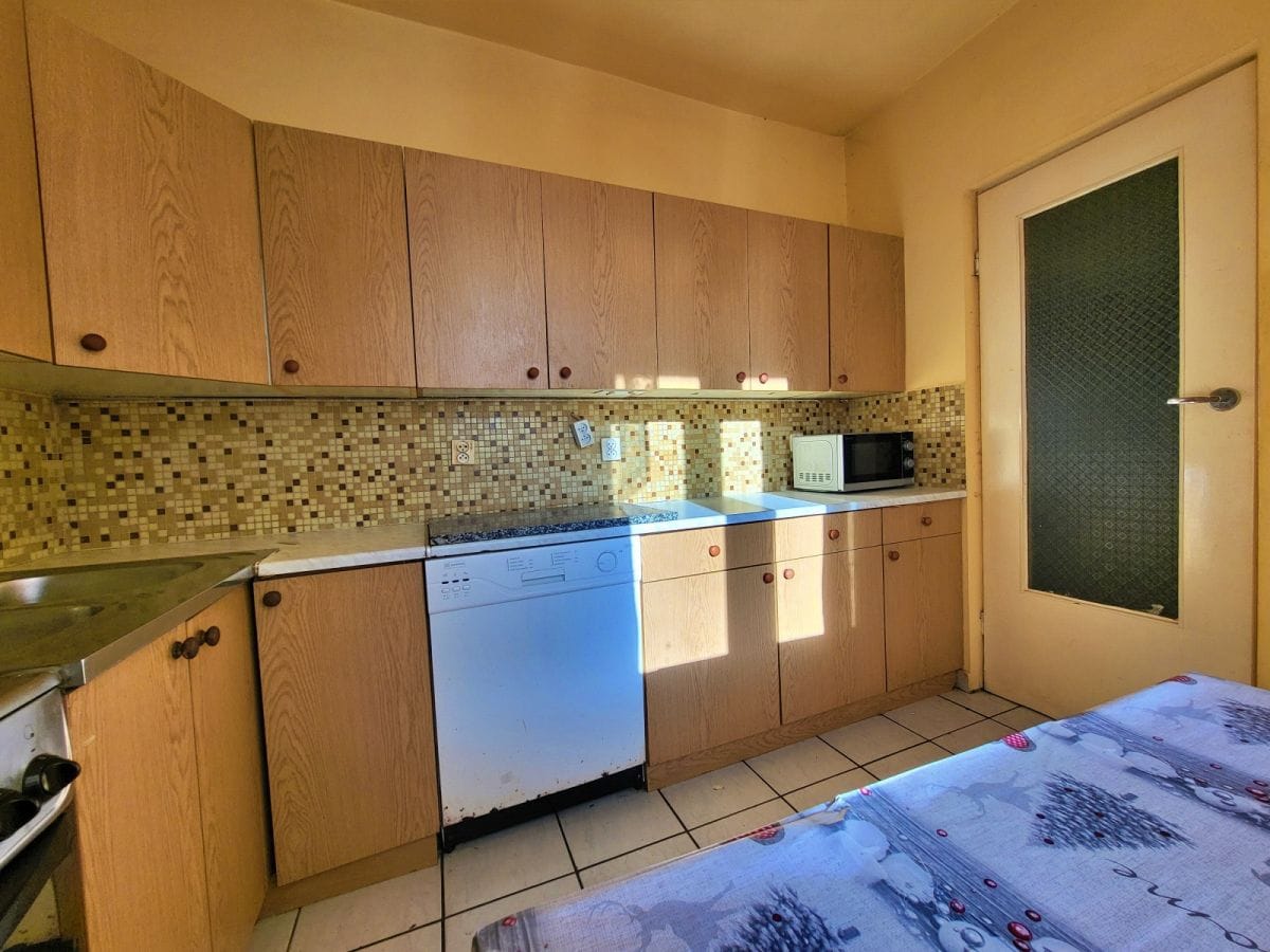 Dom 9 pokojowe na Sprzedaż