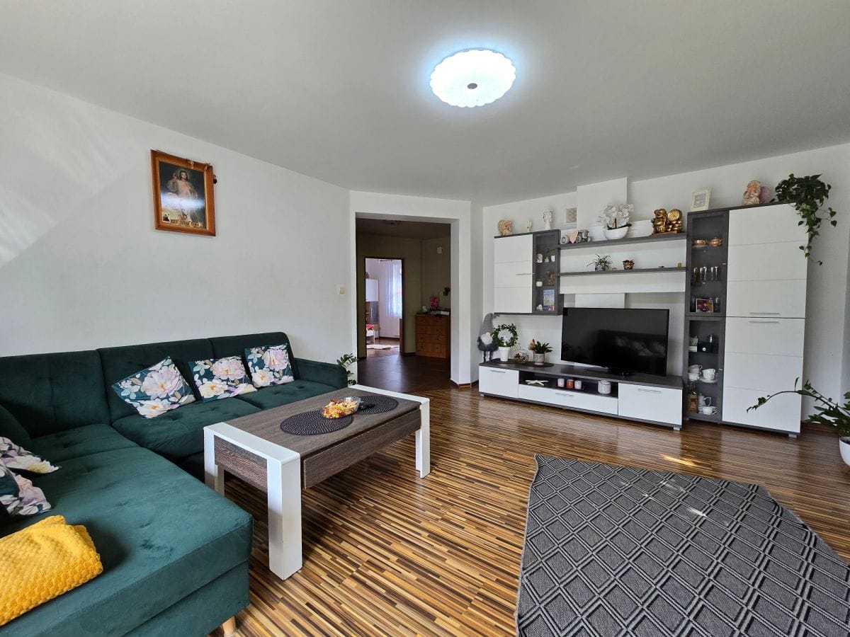 Dom 5 pokojowe na Sprzedaż