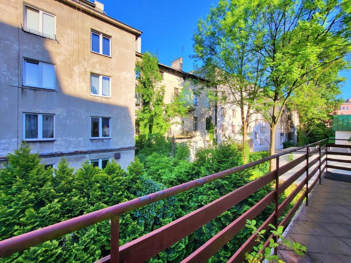 Dom 9 pokojowe na Sprzedaż