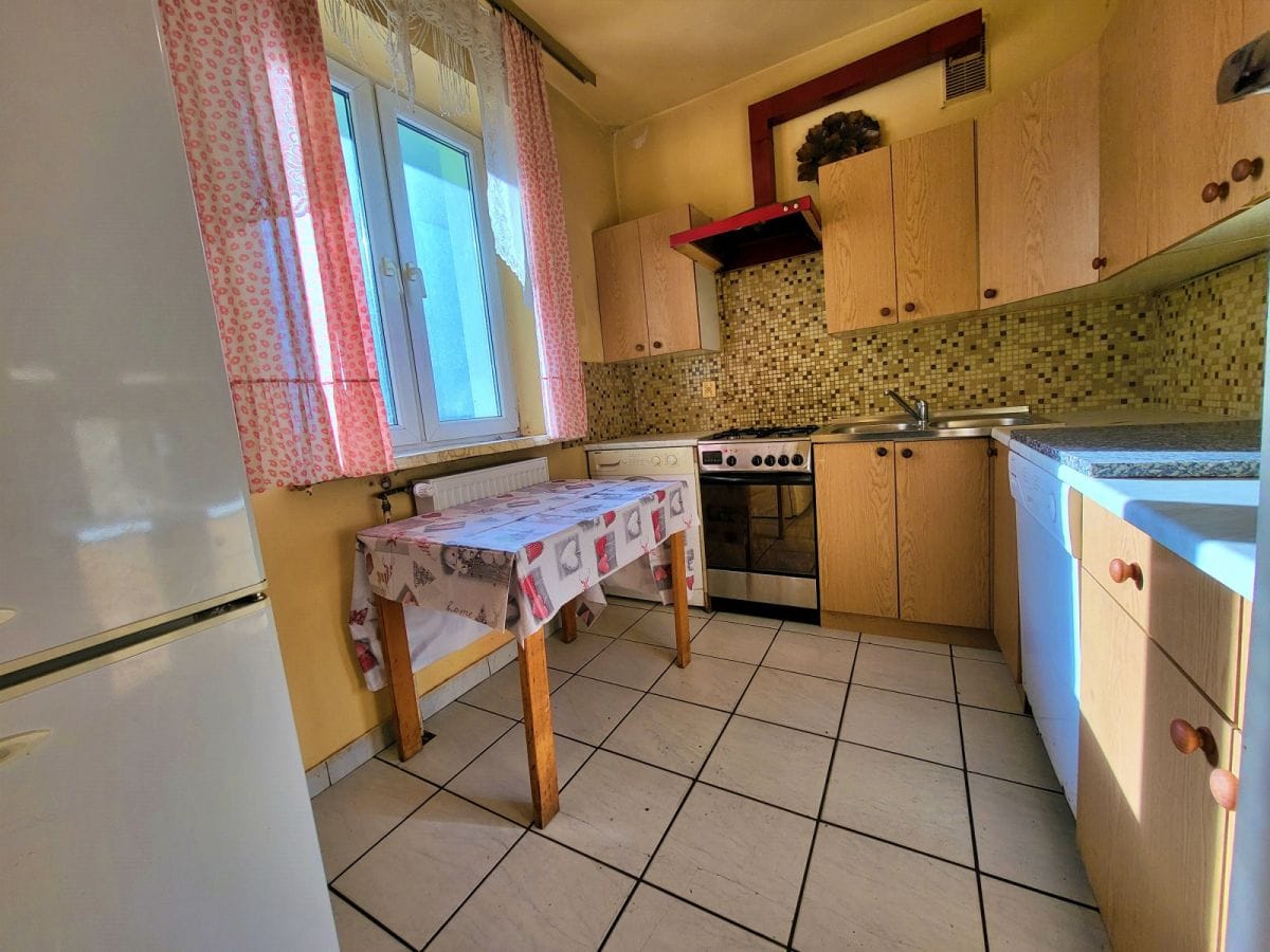 Dom 9 pokojowe na Sprzedaż