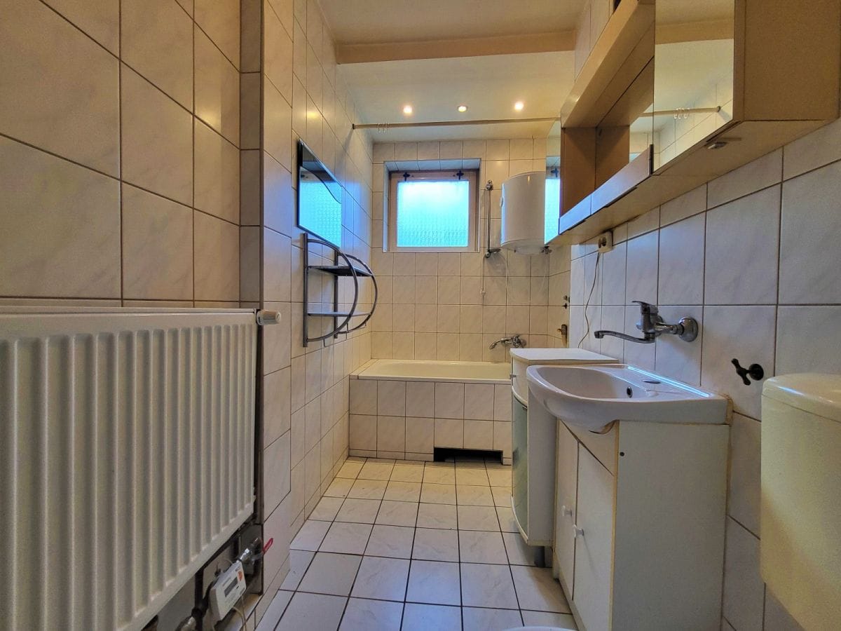 Dom 9 pokojowe na Sprzedaż