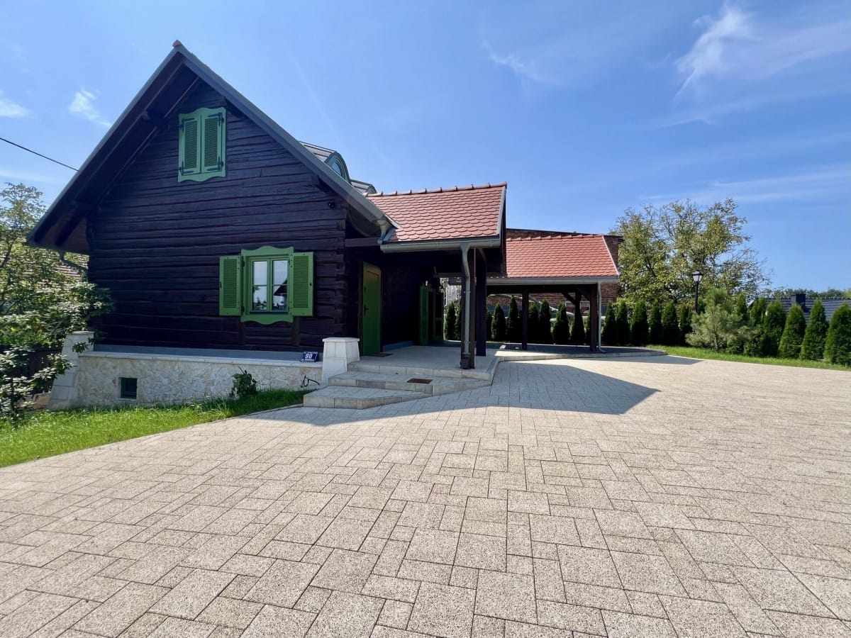 Dom  pokojowe na Sprzedaż