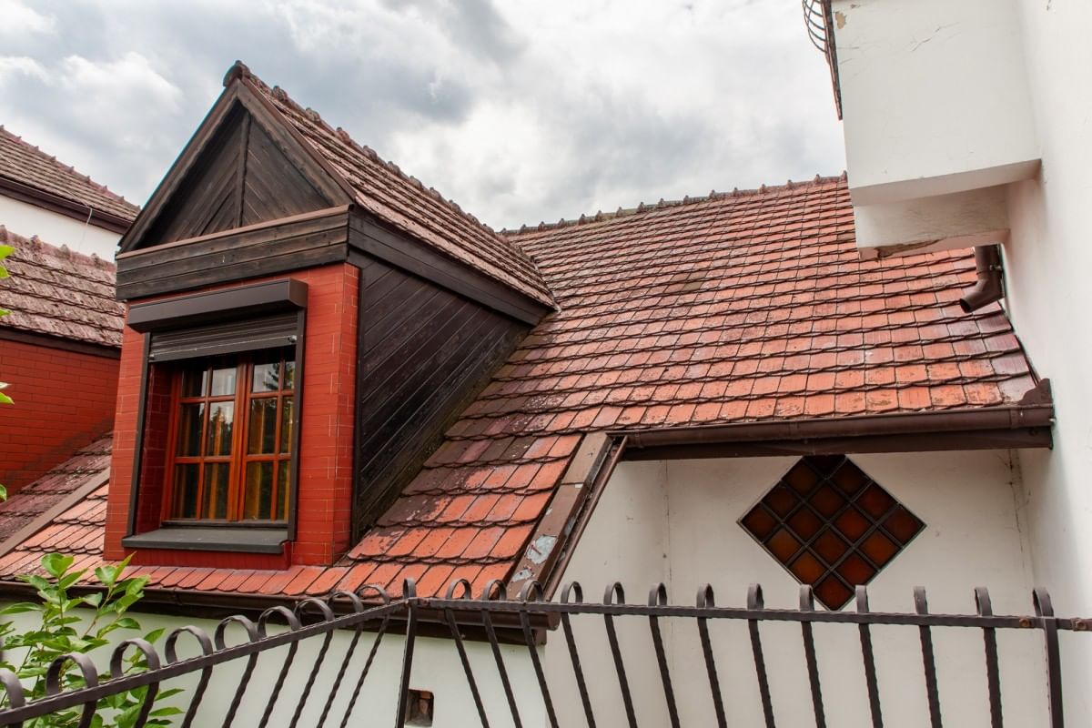 Dom 8 pokojowe na Sprzedaż