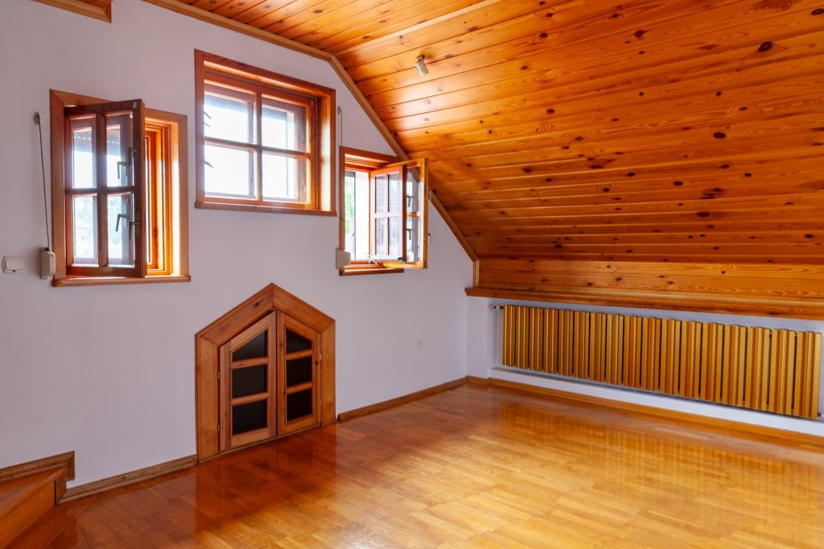Dom 8 pokojowe na Sprzedaż
