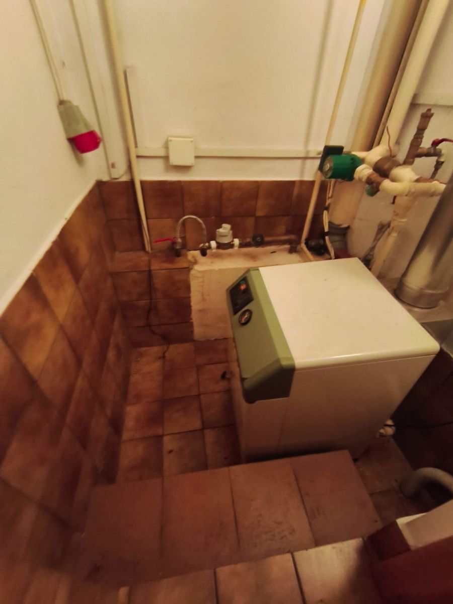 Dom 8 pokojowe na Sprzedaż