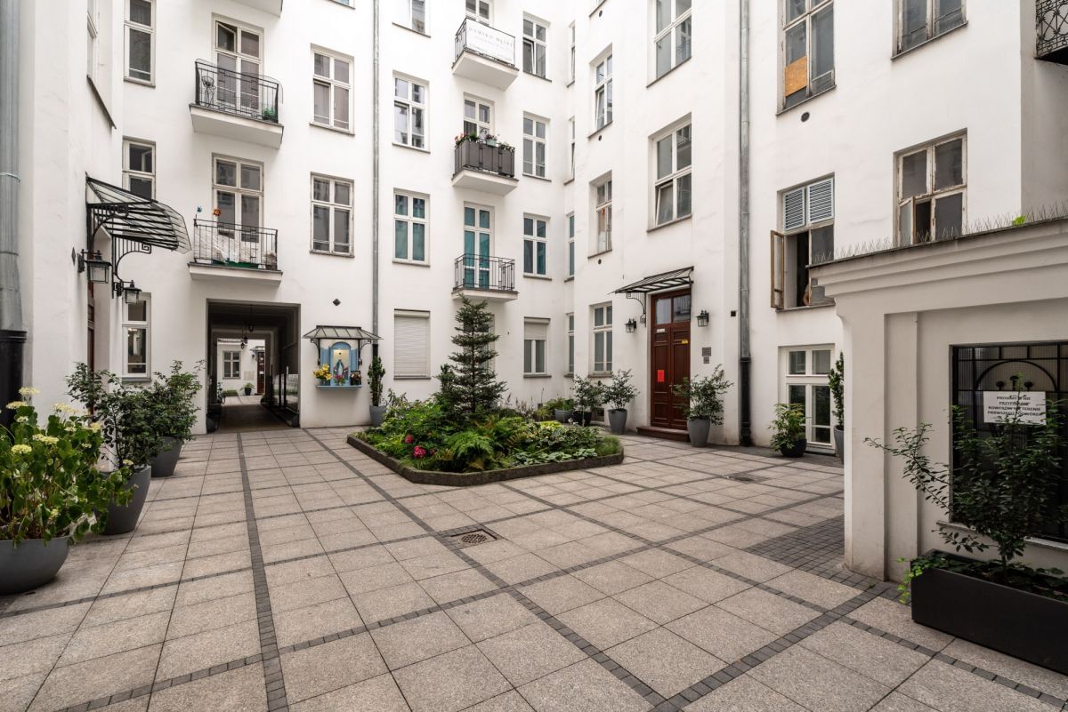Lokal użytkowy  pokojowe na Sprzedaż