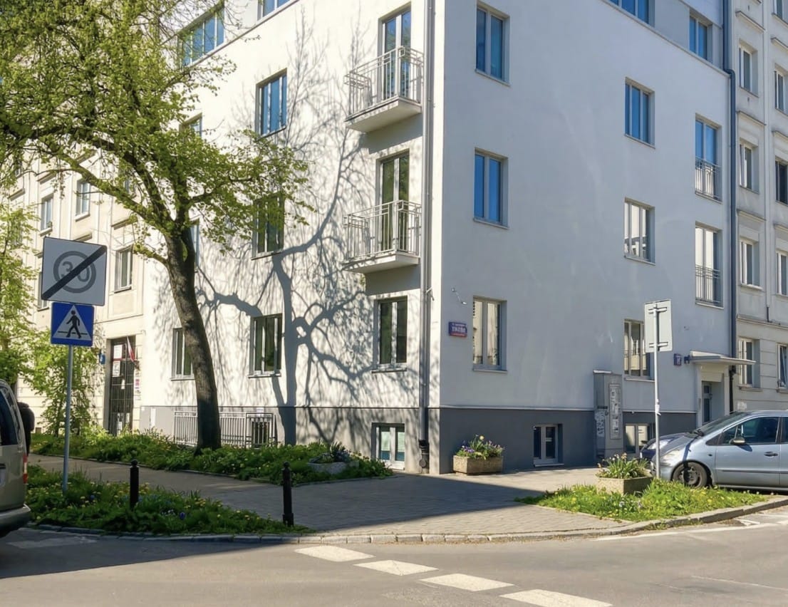 Lokal użytkowy  pokojowe na Sprzedaż