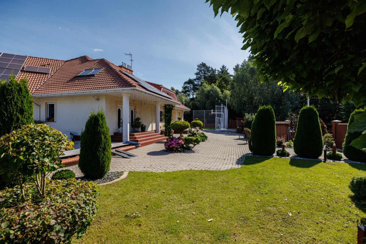 Dom 5 pokojowe na Sprzedaż