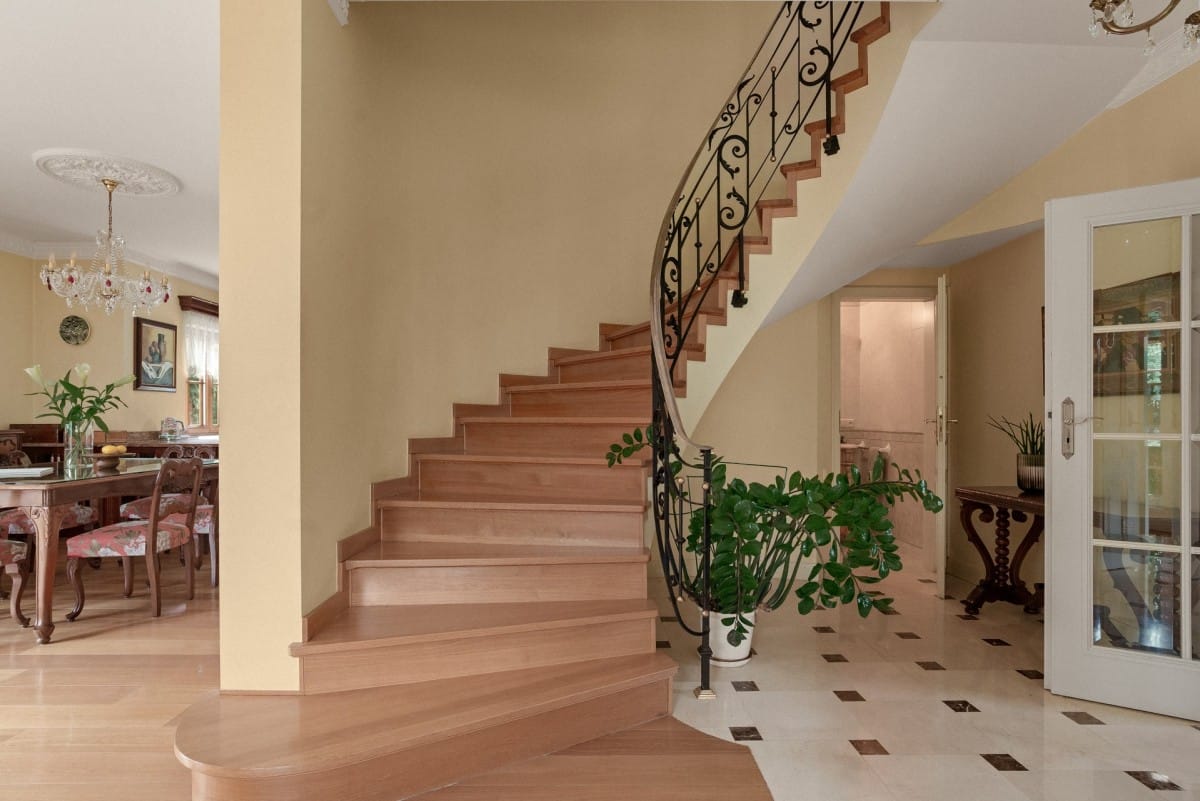 Dom 5 pokojowe na Sprzedaż