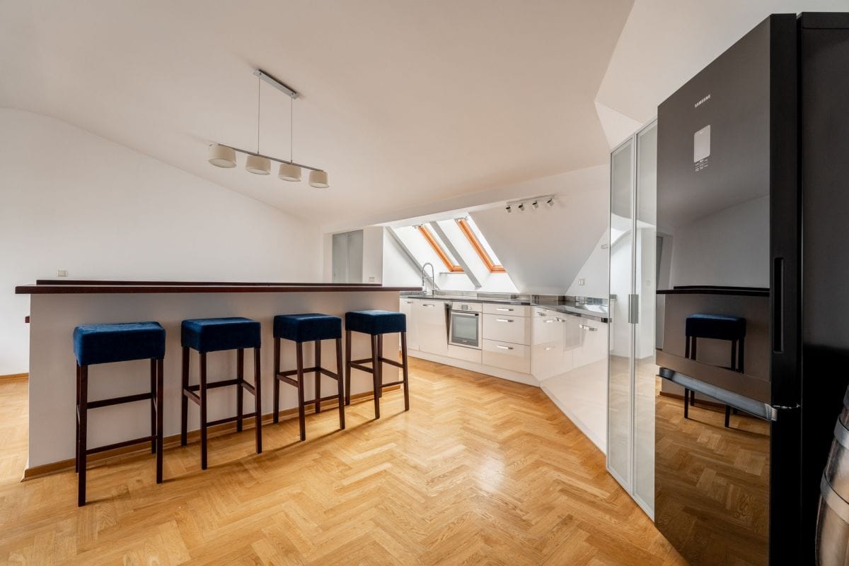 Mieszkanie 3 pokojowe na Sprzedaż