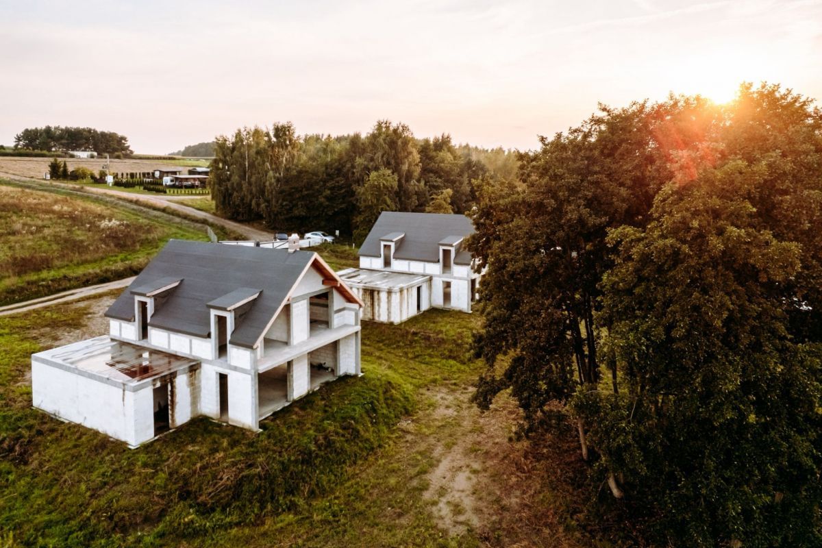 Dom 5 pokojowe na Sprzedaż