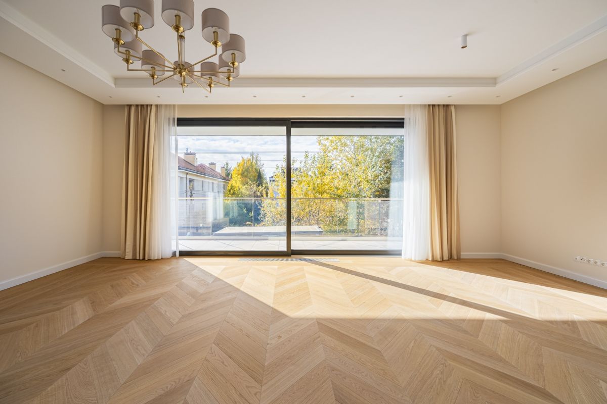 Mieszkanie na Wynajem 6 pokoje biuro Tur Nieruchomości Mieszkanie 6 pokojowe na Wynajem