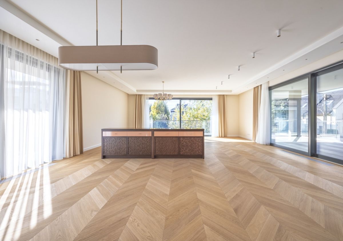 Mieszkanie 6 pokojowe na Wynajem