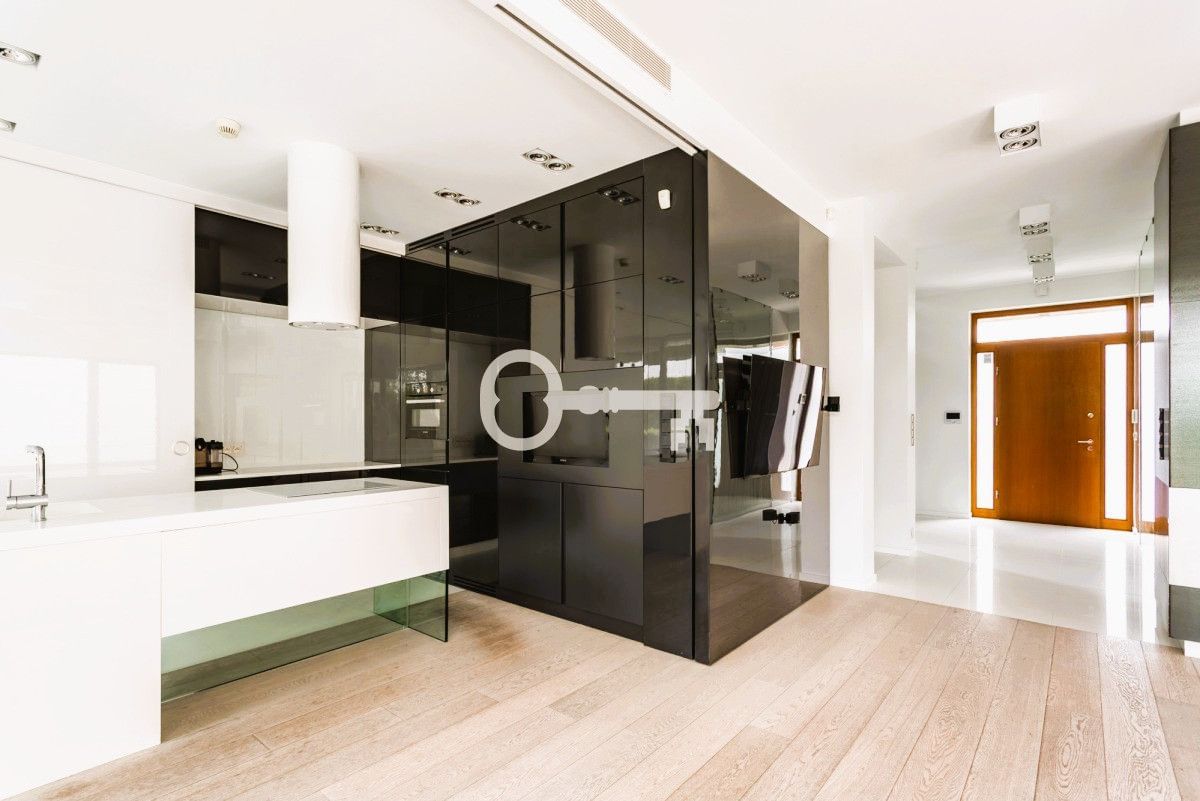 Mieszkanie 5 pokojowe na Sprzedaż