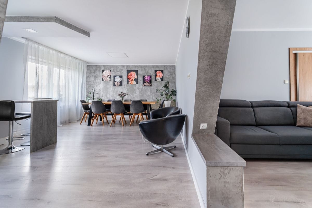 Dom 8 pokojowe na Sprzedaż