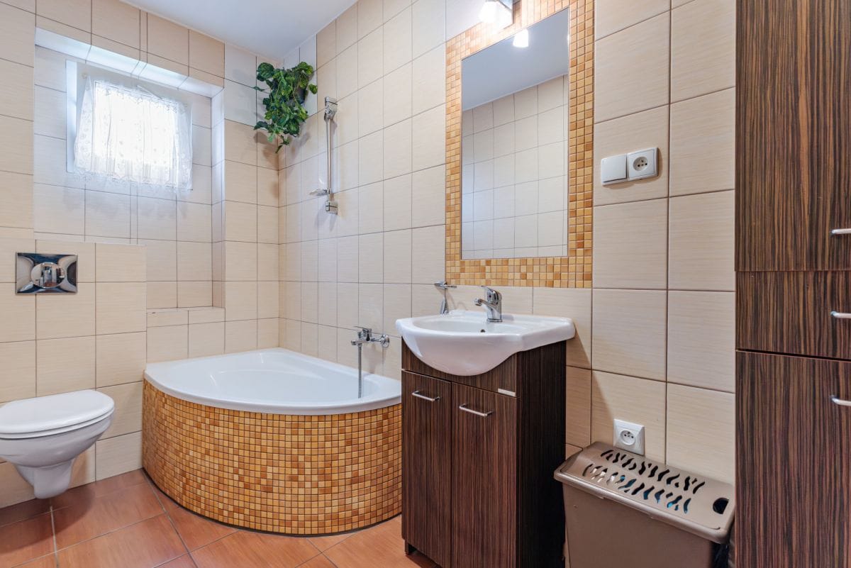 Dom 8 pokojowe na Sprzedaż