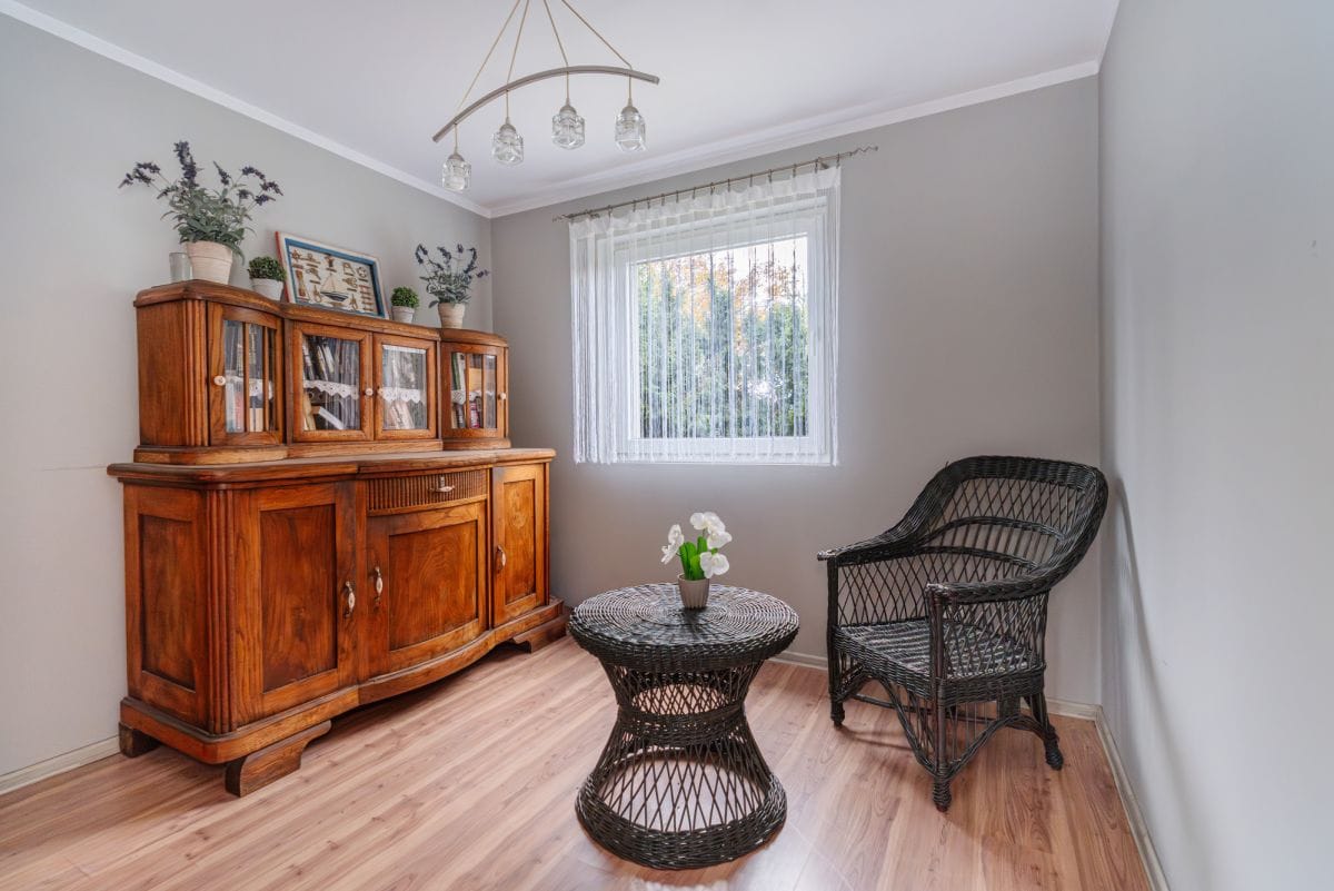 Dom 8 pokojowe na Sprzedaż