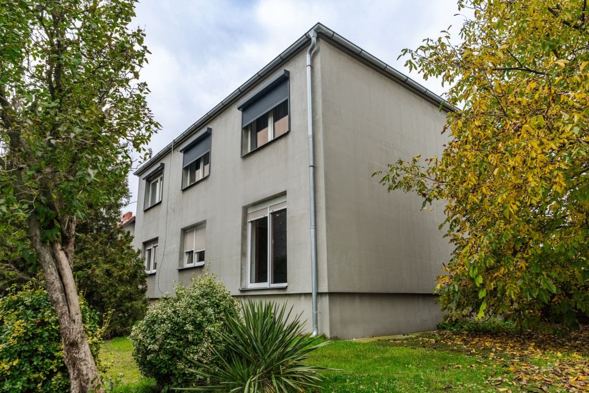 Dom 8 pokojowe na Sprzedaż