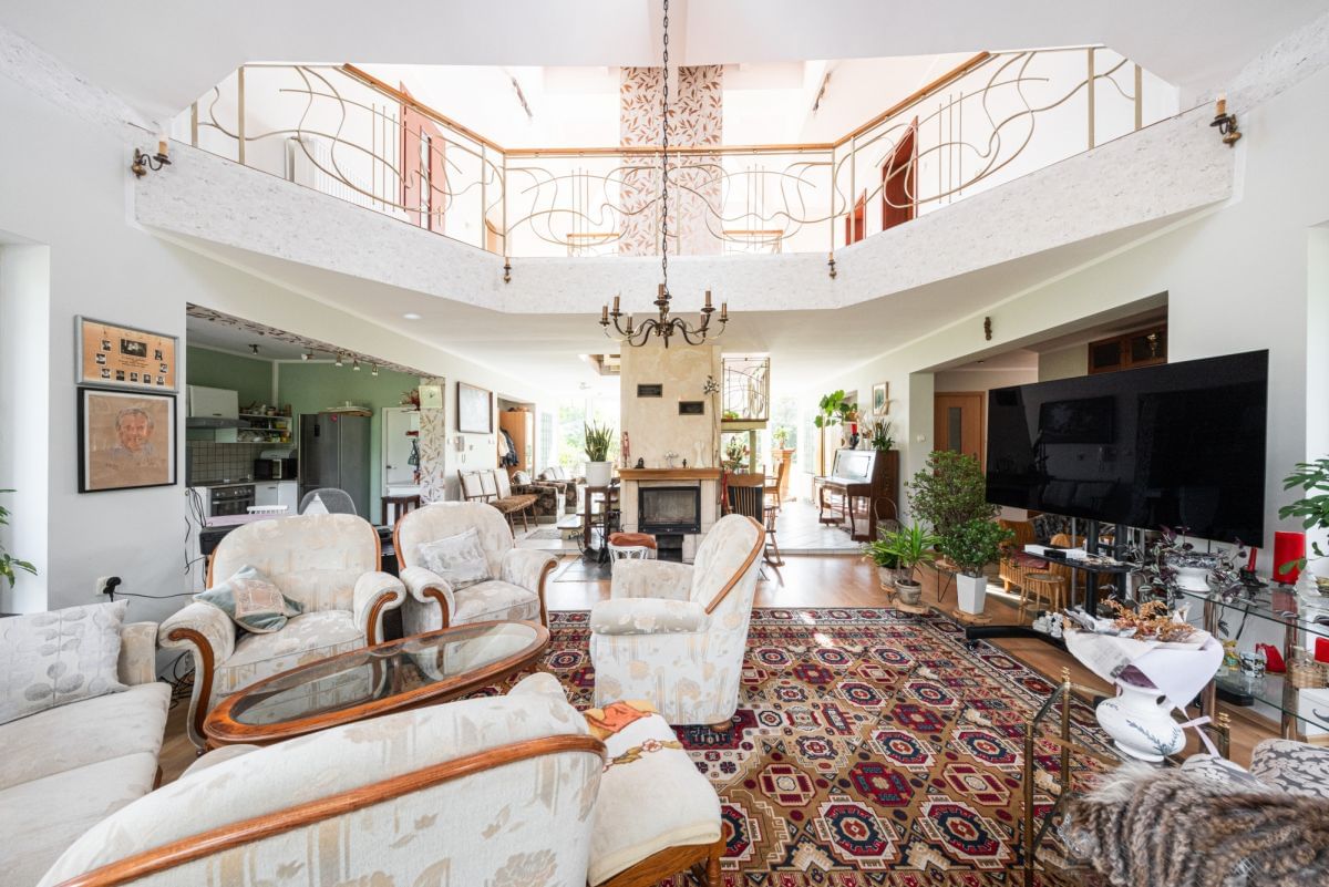 Dom 6 pokojowe na Sprzedaż