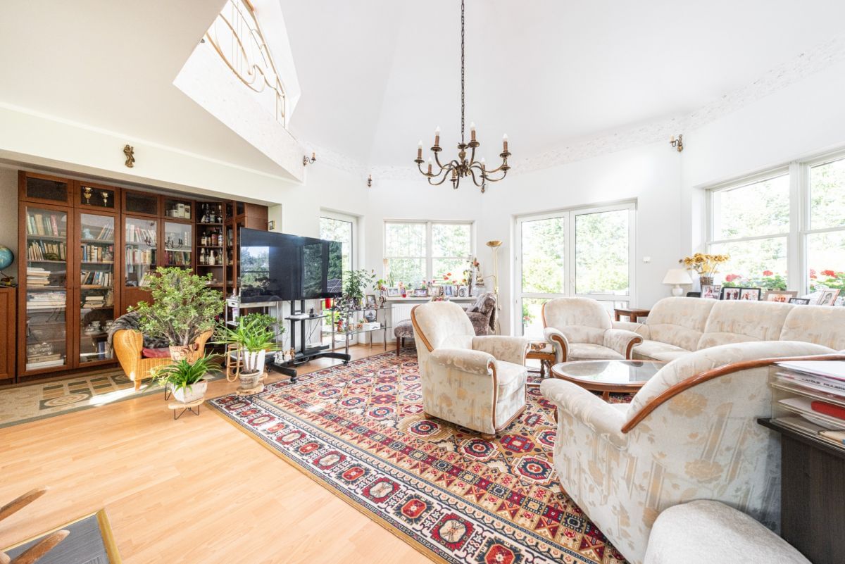 Dom 6 pokojowe na Sprzedaż