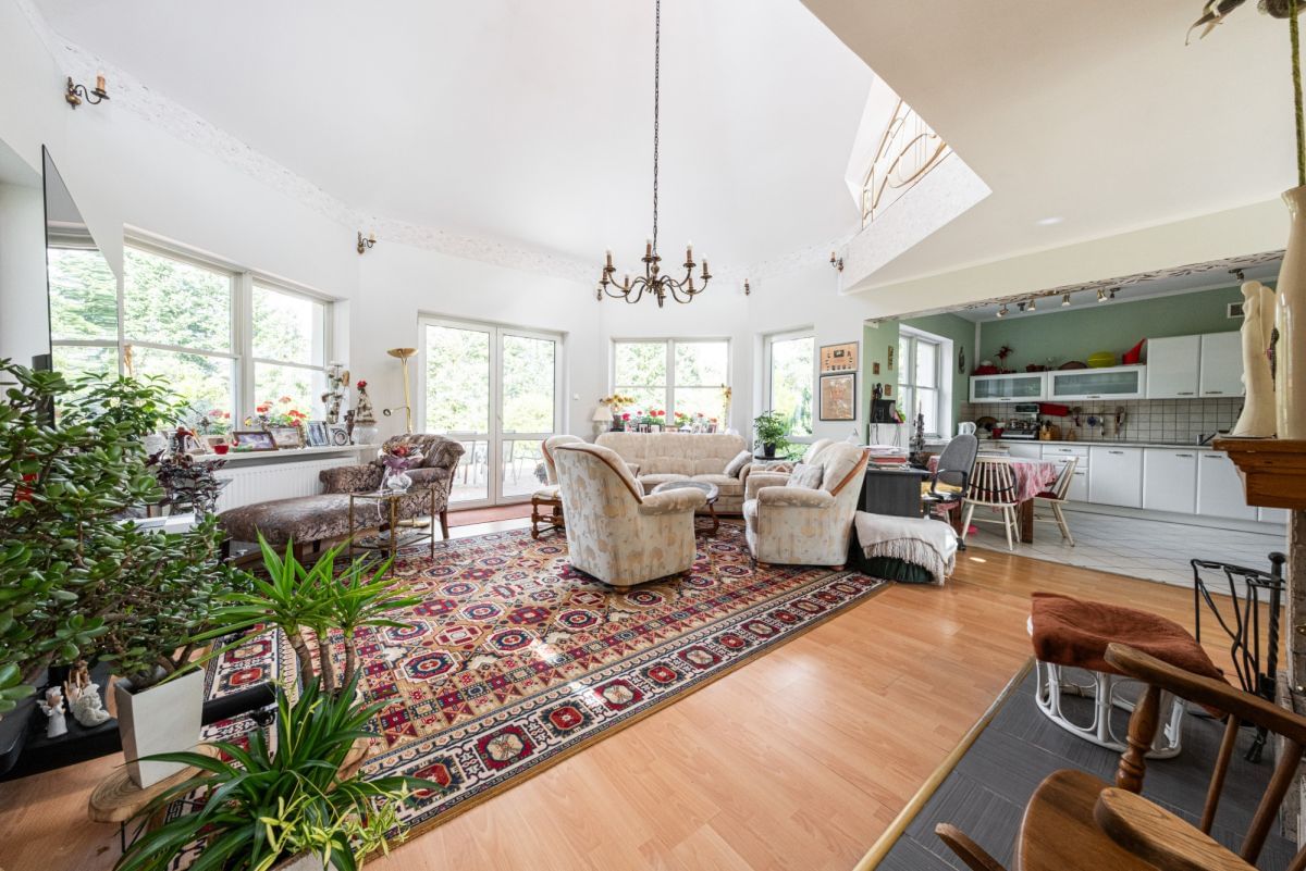 Dom 6 pokojowe na Sprzedaż