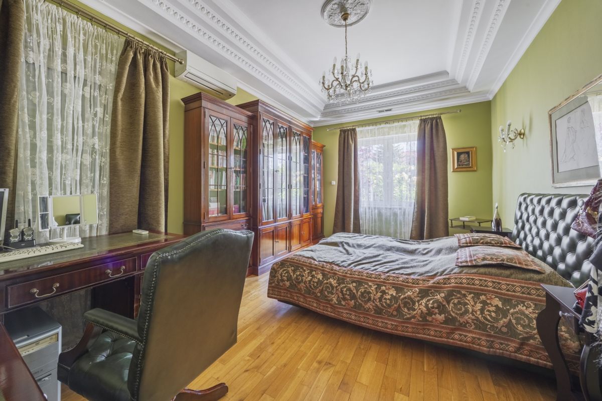 Dom 8 pokojowe na Sprzedaż