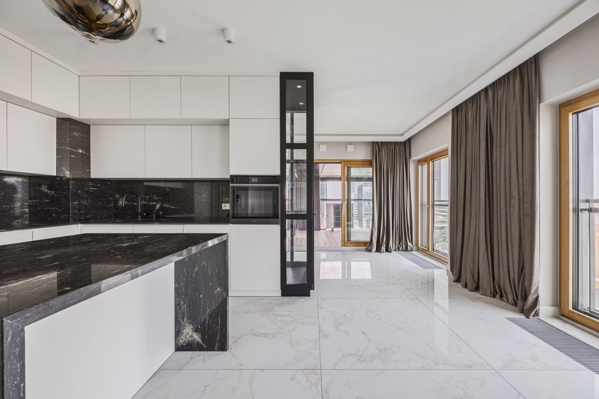 Mieszkanie 5 pokojowe na Sprzedaż