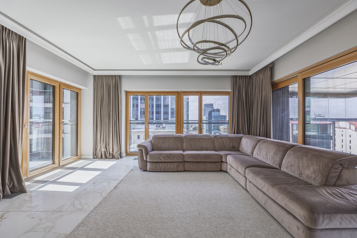 Mieszkanie 5 pokojowe na Sprzedaż