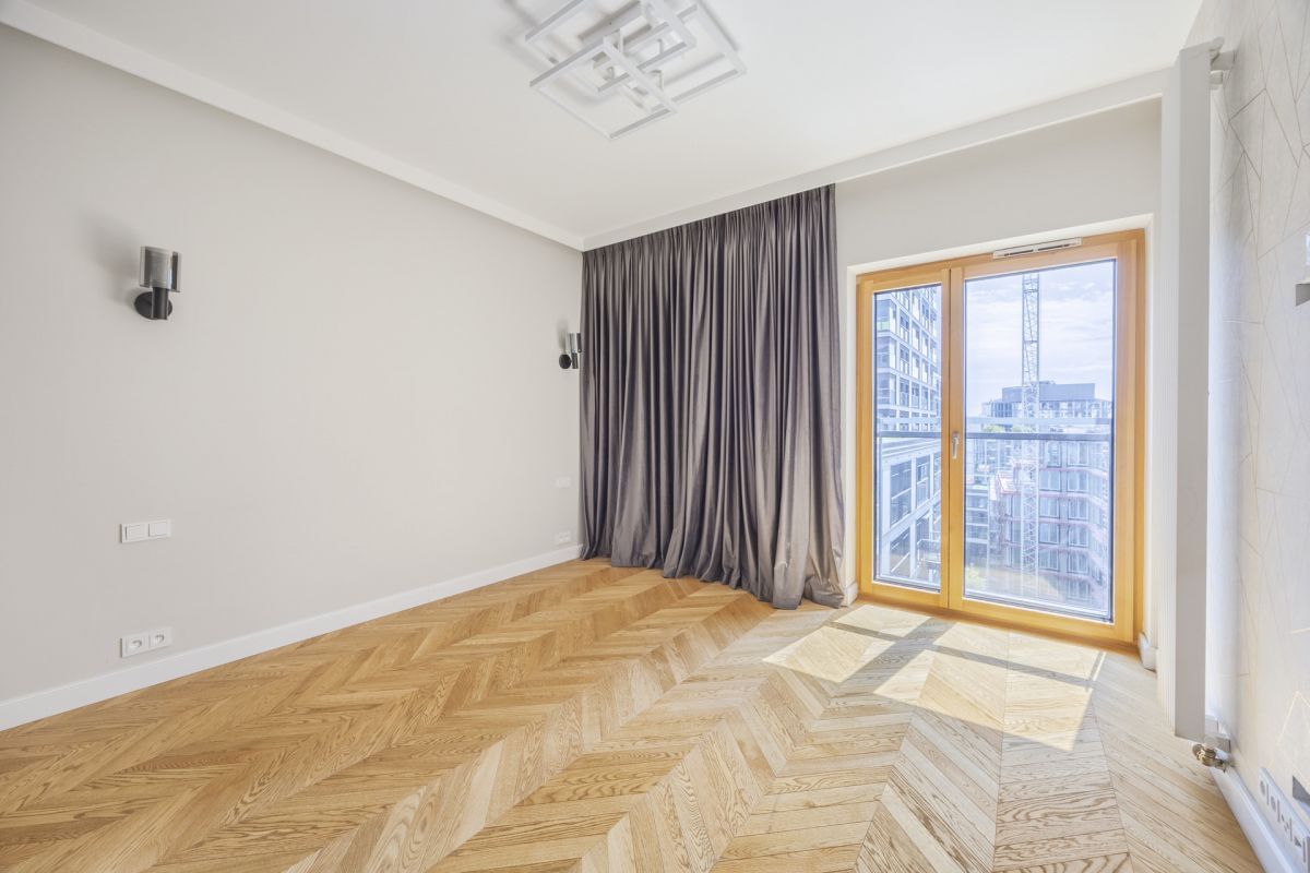 Mieszkanie 5 pokojowe na Sprzedaż