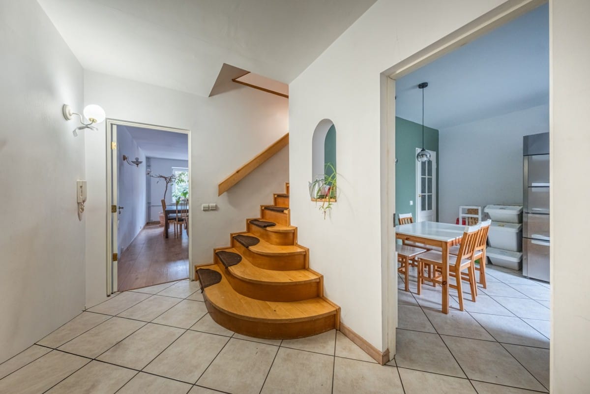 Dom 6 pokojowe na Sprzedaż