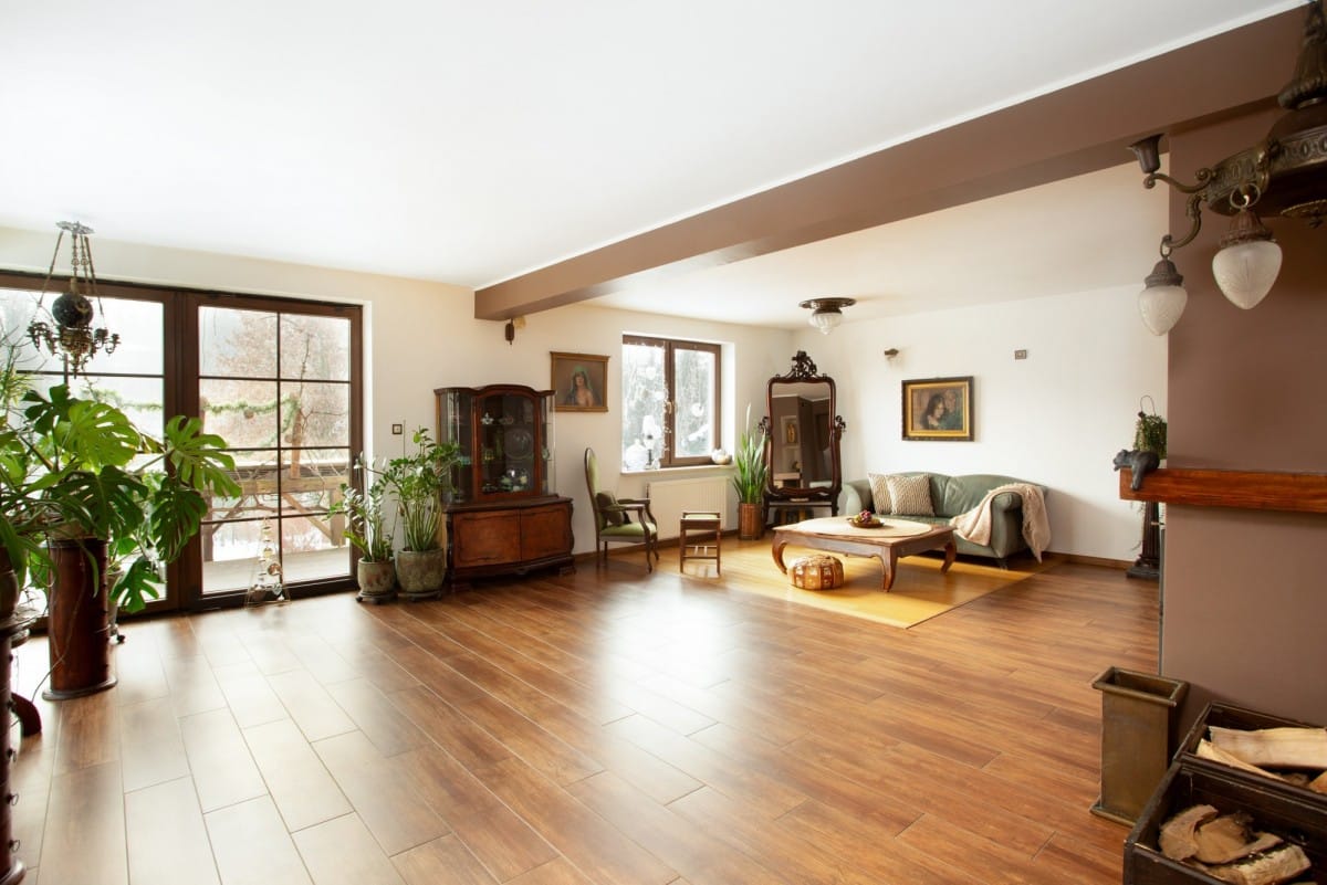 Dom 8 pokojowe na Sprzedaż